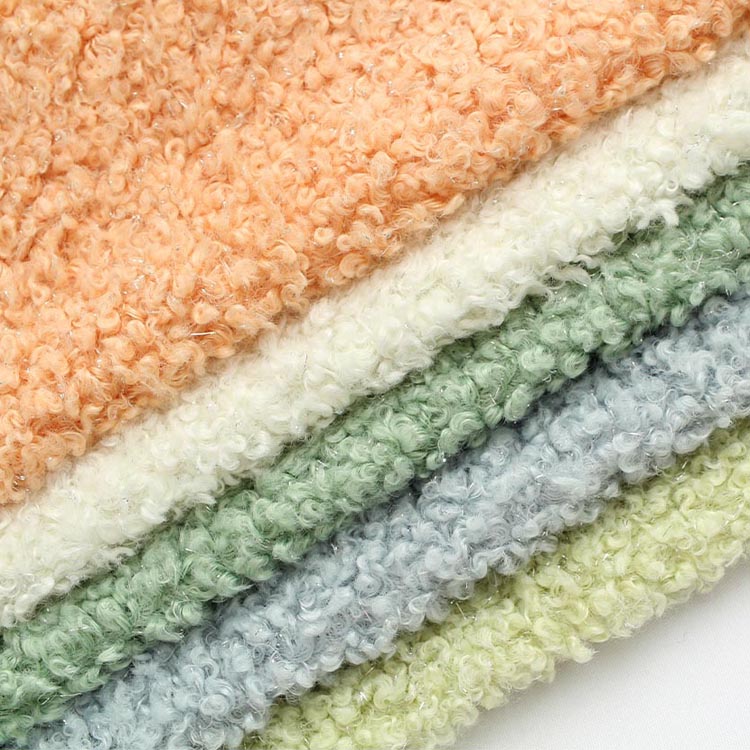 वूलन फॅब्रिक हे प्रीमियम परिधान आणि इंटिरियर्ससाठी पसंतीचे फॅब्रिक का बनले आहे?